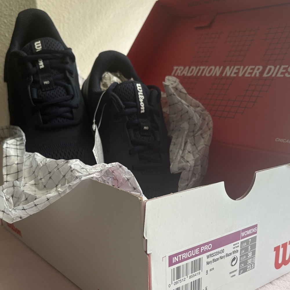 Wilson Intrigue Pro Women’s Tennis shoes - Picture 4 of 11